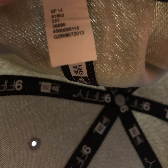 New Era 9Fifty Oakley Snap Back Hat - Picture 4 of 14